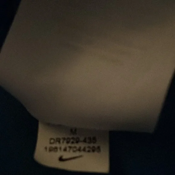 NIKE PREMIUM ESSENTIALS LONG SLEEVE blue T Shirt Medium - Picture 5 of 6